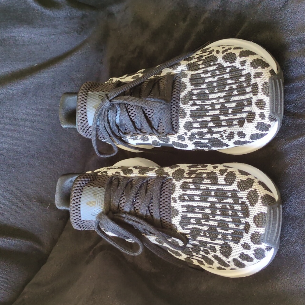 Adidas Swift Run 1.0 Women's Sz 8.5 - Picture 2 of 6